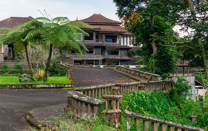 7-tempat-wisata-di-indonesia-yang-terkenal-dengan-kisah-mistis?