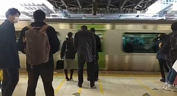 kereta-api-jepang-jr-east-tak-beroperasi-saat-malam-pergantian-tahun
